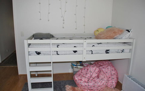 SHORE BEATS WORK - INVERLOCH - Stayed 3