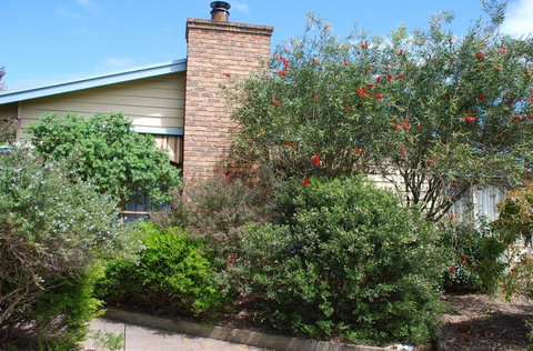 SHORE BEATS WORK - INVERLOCH - Stayed 2