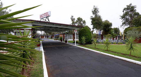 Silver Oaks Motel - Stayed 0