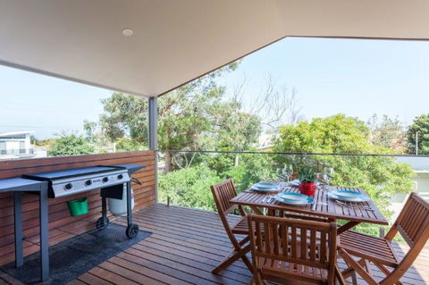Silversands Beach Cottage - Stays Accommodation 2