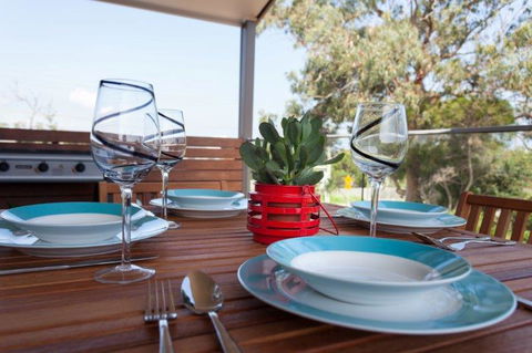 Silversands Beach Cottage - Stays Accommodation 1