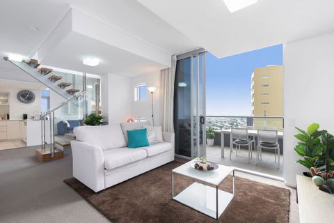 SK1 - Spotless 2BR SkyHome Long Stays Welcome - Stays Accommodation 3
