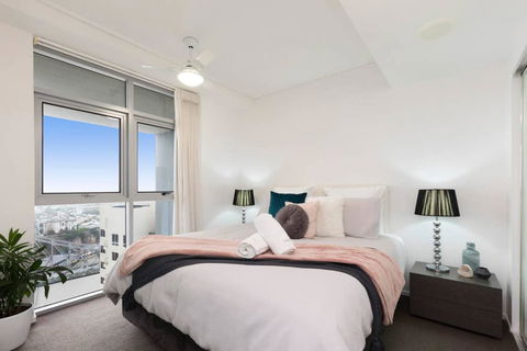 SK1 - Spotless 2BR SkyHome Long Stays Welcome - Stays Accommodation 2