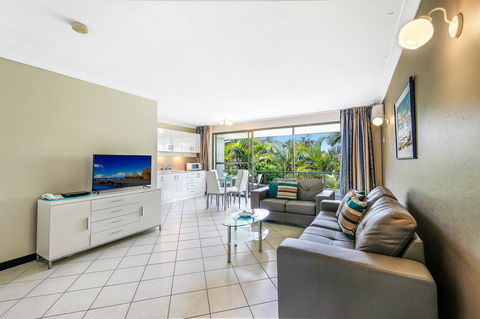 Smugglers On The Beach - Stayed 3