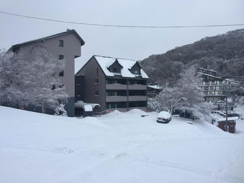 Snow Ski Apartments 24 - Stays Accommodation 1
