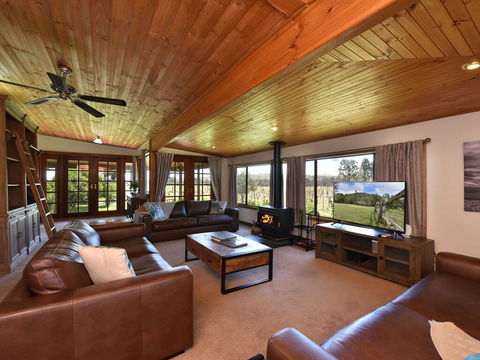 Soldiers Cottage Picturebook Vineyard Home - Stays Accommodation 2