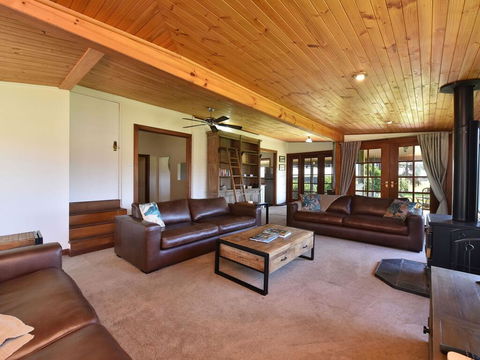 Soldiers Cottage Picturebook Vineyard Home - Stays Accommodation 3