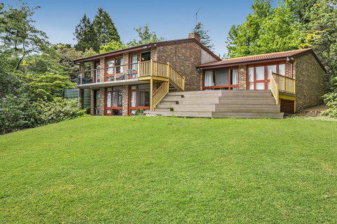 Solitary View - Stayed 2