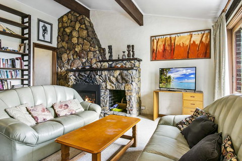 Solitary View - Stayed 1