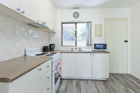 South Perth Perfect Location Free WIFI & Parking - Stayed 2