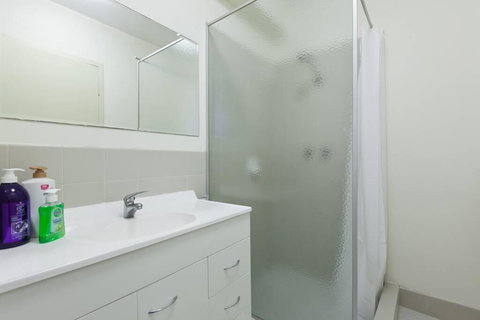 South Perth Perfect Location Free WIFI & Parking - Stayed 3