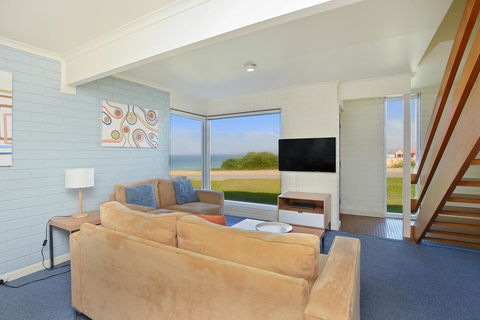 South Seas Beachfront Apartments - Stayed 3