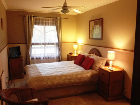 Southern Vales Bed & Breakfast - Stayed 0