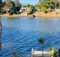 Spacious 2 Bedroom Beach Side Apartment - Close to shopping Centre with Coles Health Food Shop Sushi Pizza Cafes Hairdresse - Stays Accommodation