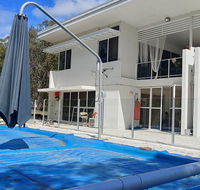 Spacious 2 bedroom unit private bath kitchen RV parking on 5 acres 10 min to Fraser Island barge - Stays Accommodation