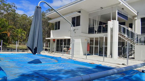 Spacious 2 Bedroom Unit, Private Bath, Kitchen, RV Parking On 5 Acres, 10 Min To Fraser Island Barge - Stayed 0