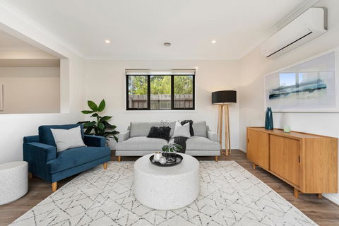 Spacious 4-Bed House With Parking And Backyard - Stays Accommodation 2