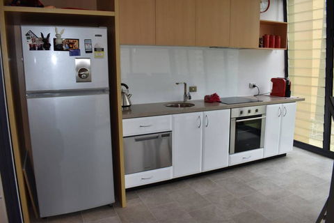 Spacious Apartment In The Heart Of Melbourne's CBD - Stayed 2