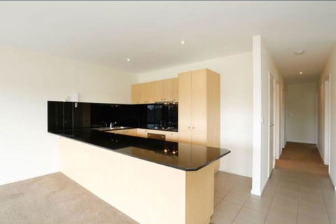 Spectacular River Views In Fabulous Footscray. - Stays Accommodation 3