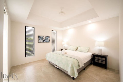 Splendeur Sur La Mer - Three Bedroom - Stays Accommodation 2