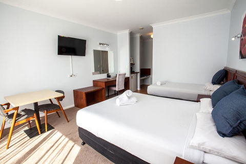 Springwood Motor Inn - Stays Accommodation 0
