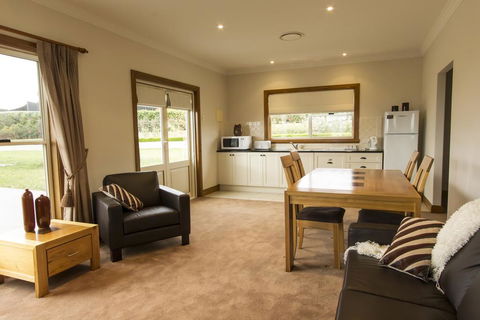 Stay Bathurst - Stays Accommodation 1