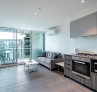 STAYCO Docklands - Stayed