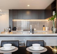 STH - River Views Fast Internet Long Stays