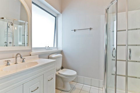 Stirling Apartments - Studio 2 - Stayed 3