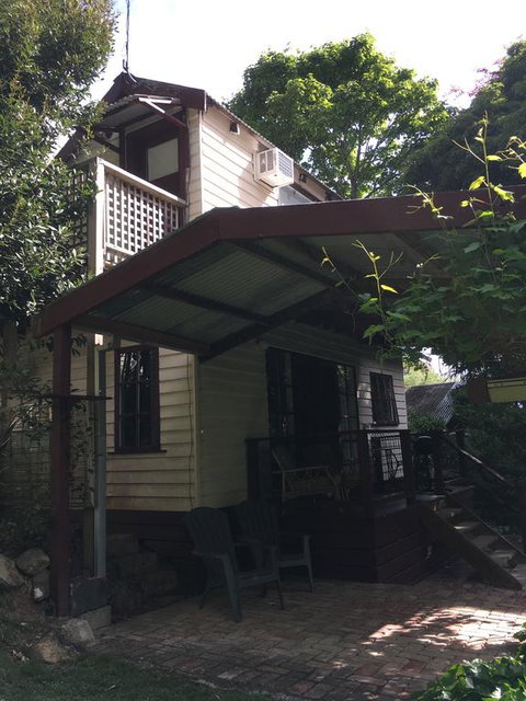 Stone's Throw Cottage Bed And Breakfast - Stayed 2