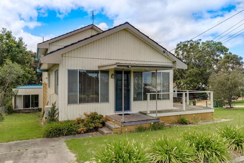 Stradbroke - Stayed 1