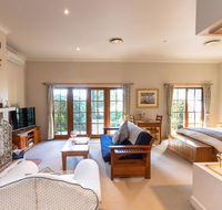 Strathearn Park Lodge - Stays Accommodation