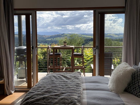Studio With Stunning Mountain Views - Stayed 0