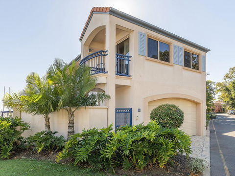 Stunning 3 Bedroom Villa At Hope Harbour Marina - Stayed 3