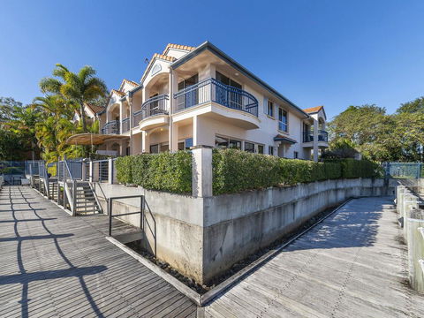 Stunning 3 Bedroom Villa At Hope Harbour Marina - Stayed 1