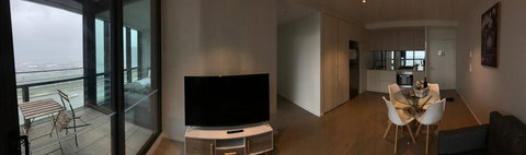 Stunning River View: Free Parking/tram/wifi - Stayed 3