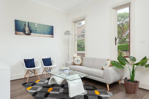 STUNNING SYDNEY HOME 11 - Stays Accommodation 2