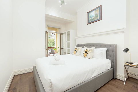 STUNNING SYDNEY HOME 11 - Stays Accommodation 1