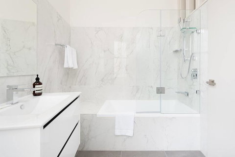 STUNNING SYDNEY HOME 4 - Stays Accommodation 2