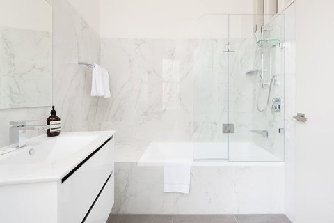 STUNNING SYDNEY HOME 7 - Stays Accommodation 3