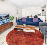 Stylish 2-Bed Apartment with Sweeping River Views - Stays Accommodation