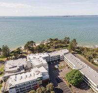 Stylish Island Getaway - BEACHFRONT APARTMENT - Stayed