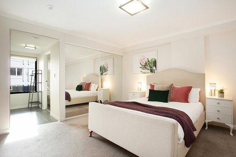 Stylish Loft Steps From City In Best Neighbourhood - Stayed 1