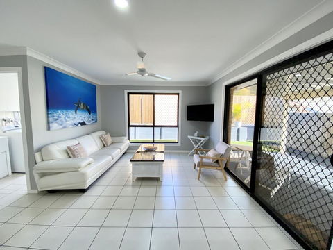 STYLISH RESIDENCE, LARGE PRIVATE YARD - CLOSE TO DREAMWORLD - Stayed 0