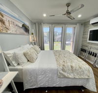 STYLISH UNIT - CLOSE TO DREAMWORLD - Stayed