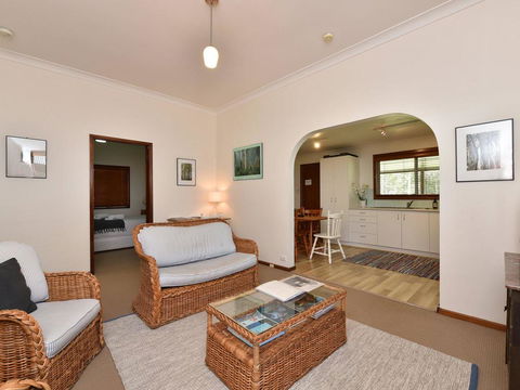 Summerfield Cottage - Hunter Valley, Renovated House In Central North Rothbury - Stayed 3