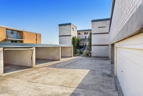 Sundeck, Unit 8/51 Ronald Avenue - Stayed 3