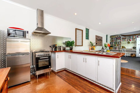 SUNSET BEACH SHACK On SURF - Stayed 3