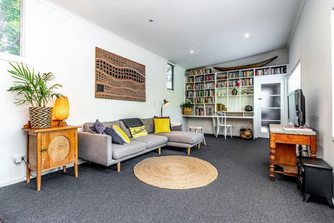 SUNSET BEACH SHACK On SURF - Stayed 0