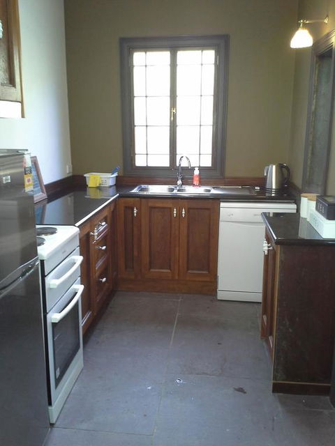 Sunset Cottages - Stays Accommodation 3